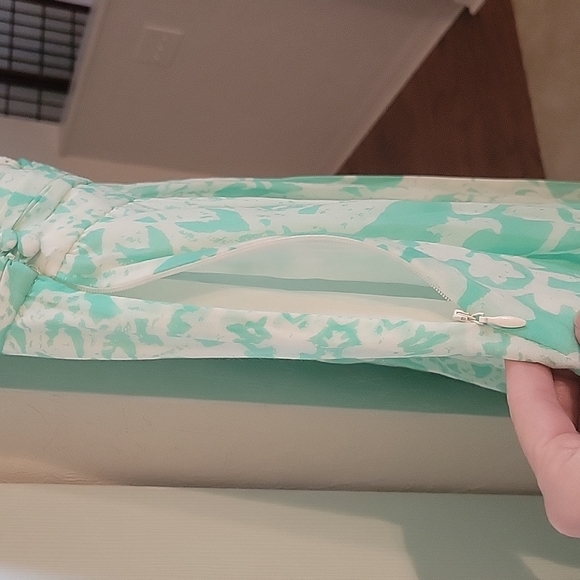 GUESS lightweight sundress- LIKE NEW! - Picture 6 of 8